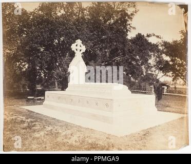 [Tombeau de Lady Charlotte Canning, Barrackpur ]. Artiste : Inconnu. Dimensions : Image : 25 x 31,2 cm (9 13/16 x 12 5/16 in.). Date : 1858-61. Musée : Metropolitan Museum of Art, New York, USA. Banque D'Images