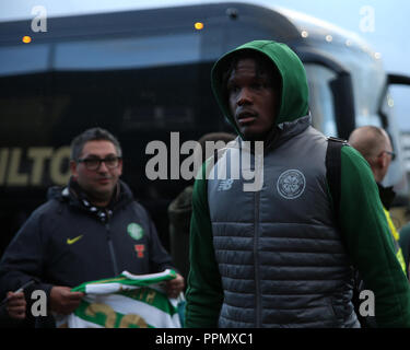 McDiarmid Park, Perth, Royaume-Uni. 26 Sep, 2018. Coupe de la ligue écossaise de football, quarts de finale, contre St Johnstone ; Dedryck Boyata celtique de Celtic arrive pour le match : Action Crédit Plus Sport/Alamy Live News Banque D'Images