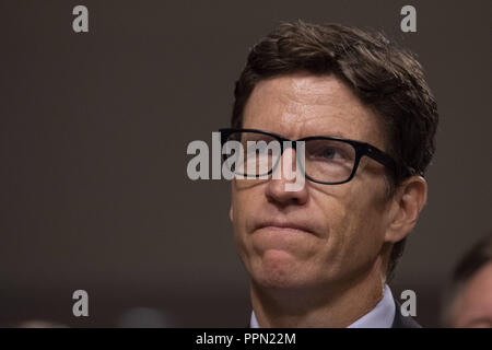 Washington, District de Columbia, Etats-Unis. 26 Sep, 2018. Andrew DeVore, Vice-président et conseiller général associé Amazon.com Inc, au cours d'une audience tenue par la Commission des finances du Sénat audition sur la protection des données des consommateurs sur Capitol Hill le 26 septembre 2018. Crédit : Alex Edelman/CNP Crédit : Alex Edelman/CNP/ZUMA/Alamy Fil Live News Banque D'Images