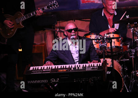 Los Angeles, Californie, USA. 25 Septembre, 2018. Musique Artiste Ellis Hall effectue en concert à Herb Alpert's Grill & Vibrato Jazz à Los Angeles, Californie le 25 septembre 2018. Credit : Sheri Determan/Alamy Live News Banque D'Images