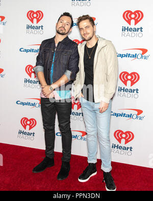 Las Vegas, Nevada, USA. Sep 21, 2018. DUSTIN BELT ET KENDALL SCHMIDT de Heffron dur marche le tapis rouge lors du Festival de musique iHeartRadio à Las Vegas, New York Crédit : Daniel DeSlover/ZUMA/Alamy Fil Live News Banque D'Images