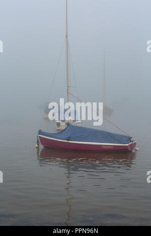 Bancs, Poole, Dorset, UK. 27 Septembre, 2018. Météo France un matin brumeux à Sandbanks Poole Dorset. Credit : Suzanne McGowan/Alamy Live News Banque D'Images