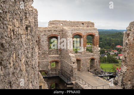 Août 2018, Pologne, ogrodzieniec : Détail des murs de château médiéval d'Ogrodzieniec Pologne Banque D'Images