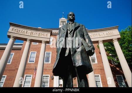 Thurgood Marshall Memorial statue pour le premier Afro-Américain à la Cour suprême, Annapolis, MD Banque D'Images