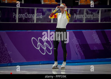 Bart Balançoires (BEL) en compétition dans l'épreuve du 5000m en patinage de vitesse aux Jeux Olympiques d'hiver de PyeongChang 2018 Banque D'Images