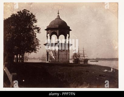 [Lord Ellenborough's Folly sur le Calcutta cours]. Artiste : Inconnu. Dimensions : Image : 17,3 x 23,3 cm (6 13/16 x 9 3/16 in.) Mont : 33,1 x 26,2 cm (13 1/16 x 10 5/16 in.) Imprimer monté verticalement. Date : 1858-61. Musée : Metropolitan Museum of Art, New York, USA. Banque D'Images