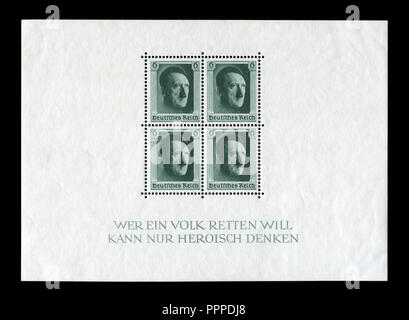 Timbre allemand : bloc de quatre timbres : le 48e anniversaire d'Adolf Hitler le 20 avril 1937, l'Allemagne, le Troisième Reich. Isolé sur fond noir Banque D'Images