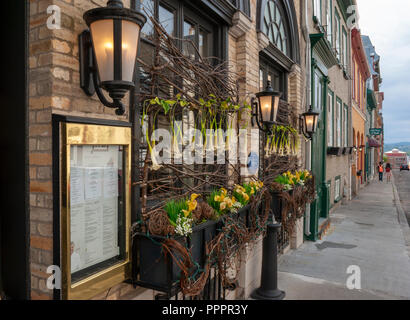 La facade avant de l'restaurant Le Saint-Amour - un établissement spécialisé dans la gastronomie québécoise. La ville de Québec, Québec, Canada Banque D'Images