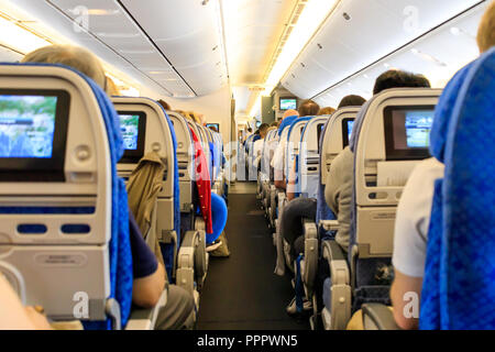 Hong Kong - 01 juin 2018 : l'intérieur avion Cathay Pacific Banque D'Images