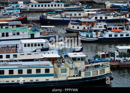 Hausboote, Oosterdok, Amsterdam, Pays-Bas Banque D'Images