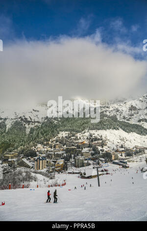 Station de ski de Gourette, Pyrénées Atlantiques, Aquitaine, vallée d'Ossau, France Banque D'Images