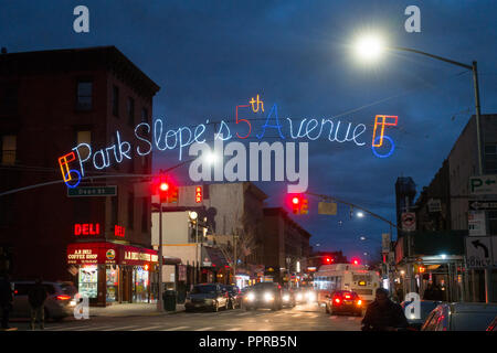 Park Slope est la 5e Avenue, Brooklyn NYC street sign Banque D'Images