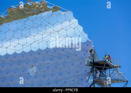 Florien Goebel télescope MAGIC, le Major Atmospheric Gamma ray imaging, en miroir plat sur le Roque de los Muchachos centre d'astrophysique, La Palma, Canary Banque D'Images