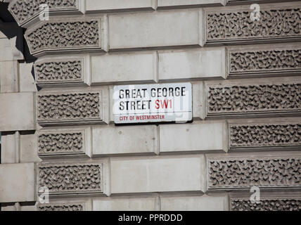London,UK,27 Septembre 2018,les gens profiter et tirer le meilleur parti de l'automne chaud soleil dans Victoria, Londres comme continue haute pression. Le temps w Banque D'Images