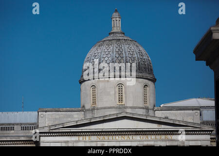 London,UK,27 Septembre 2018,les gens profiter et tirer le meilleur parti de l'automne chaud soleil dans Victoria, Londres comme continue haute pression. Le temps w Banque D'Images