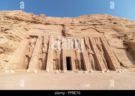 Abou Simbel, le temple d'Hathor et Nefertari, aussi connu comme le petit temple, Egypte Banque D'Images