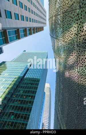 Tour de Salesforce et de transit, avec d'autres habitations à centre-ville de San Francisco, California, United States. Banque D'Images