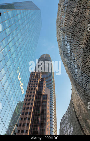 Tour de Salesforce et de transit, avec d'autres habitations à centre-ville de San Francisco, California, United States. Banque D'Images