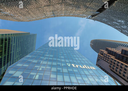 Tour de Salesforce et de transit, avec d'autres habitations à centre-ville de San Francisco, California, United States. Banque D'Images