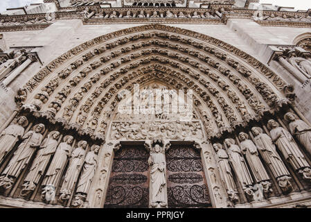 Notre Dame de Paris Cathedral Gates Banque D'Images