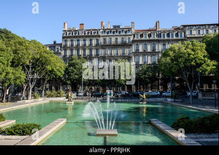 Marseille (sud-est de la France) : propriétés dans le centre-ville, dans la rue "cours Puget', dans le 6ème arrondissement (6ème arrondissement). Haussmann-styl Banque D'Images