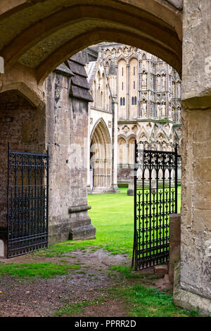 Ouverture en arc sur le côté nord de la cathédrale de Wells Wells, Somerset, UK Banque D'Images