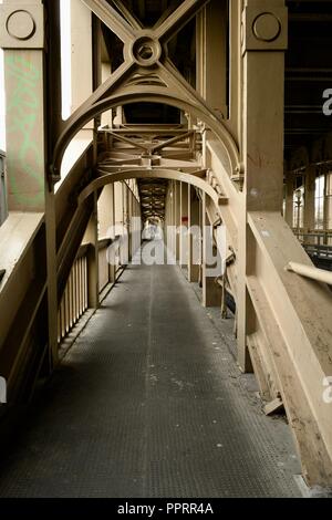 Le High Level Bridge entre Newcastle et Gateshead traversant la rivière Tyne Banque D'Images