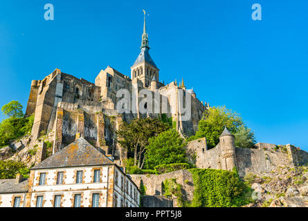 Vue sur le Mont-Saint-Michel, une célèbre abbaye en Normandie, France Banque D'Images