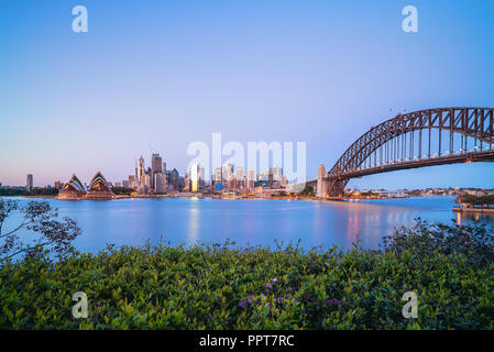 Beau Lever de soleil à Sydney City Skyline Banque D'Images