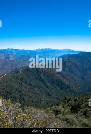 Panorama de la bassin de la vue depuis le mont Wilson en montagnes San Gabriel près de Glendale, Californie Banque D'Images