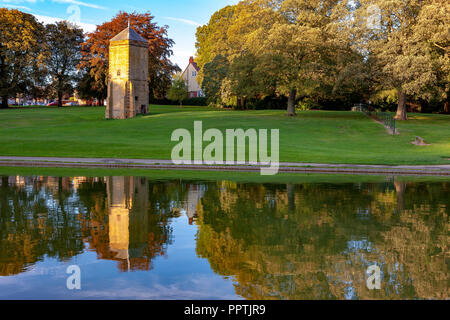 Northampton. 27 sept 2018. Météo France : une belle soirée à Abington Park avec de longues ombres sur le faible soleil du soir, après une chaude journée avec soleil ininterrompue. Credit : Keith J Smith./Alamy Live News Banque D'Images