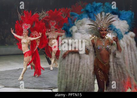 Kiev, Ukraine. 27 septembre 2018 - Danseurs lors d'un nouveau programme appelé ''Show de fontaines géant'' dans le Cirque National ukrainien le 27 septembre 2018. Crédit : Michel Stepanov/ZUMA/Alamy Fil Live News Banque D'Images