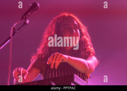 Londres, Royaume-Uni. 27 Septembre, 2018. Rosa Walton de Let's Eat Grandma live sur scène à ciel à Londres à l'appui de leur nouvel album je suis tout ouïe. Date de la photo : le jeudi 27 septembre, 2018. Photo : Roger Garfield/Alamy Crédit : Roger Garfield/Alamy Live News Banque D'Images