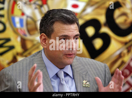 Kiev, Kiev, Ukraine. 27 Sep, 2018. Mauricio Sulaiman, Président du Conseil mondial de la Boxe (WBC) vu au cours d'une conférence de presse.La 56e WBC Convention se tiendra à Kiev du 30 septembre au 5 octobre avec Evander Holyfield légendes boxe Lennox Lewis, Eric Morales et environ 700 participants de 160 pays. Crédit : Pavlo Gonchar SOPA/Images/ZUMA/Alamy Fil Live News Banque D'Images