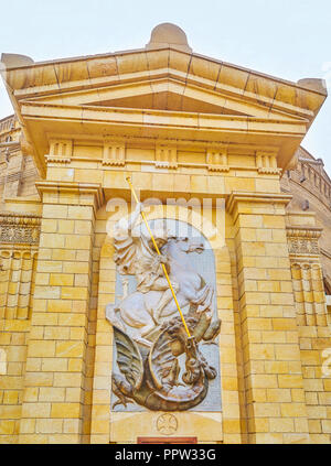 Le bas-relief en marbre de Saint George, situé sur le mur de l'église de même nom dans le quartier copte du Caire, Egypte Banque D'Images