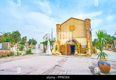 La petite église Assomption de la Vierge situé au milieu de la nécropole copte dans le district de Le Caire, Egypte Banque D'Images