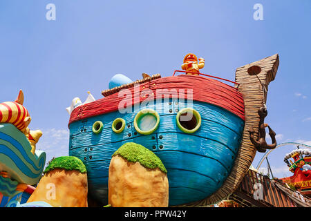 (SALOU, ESPAGNE) PORTAVENTURA - Jun 16, 2014 : le parc à thème Port Aventura est un resort dans le sud Catalogne attire les visiteurs en 4 an mil. Banque D'Images