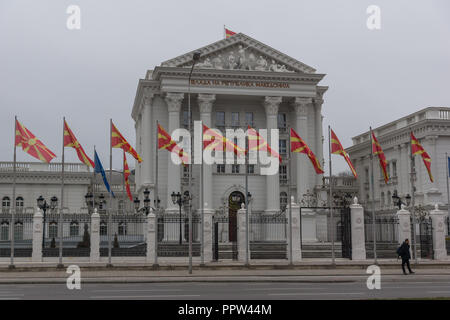 SKOPJE, RÉPUBLIQUE DE MACÉDOINE - février 24, 2018 : Construction du gouvernement de la République de Macédoine dans la ville de Skopje, République de Macédoine Banque D'Images