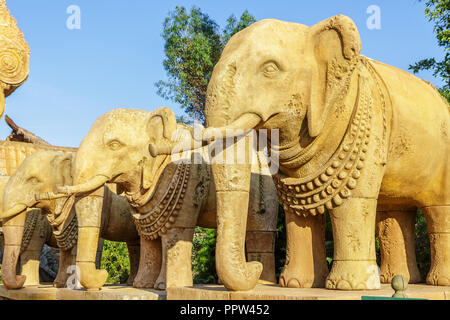 (SALOU, ESPAGNE) PORTAVENTURA - Jun 16, 2014 : le parc à thème Port Aventura est un resort dans le sud Catalogne attire les visiteurs en 4 an mil. Banque D'Images