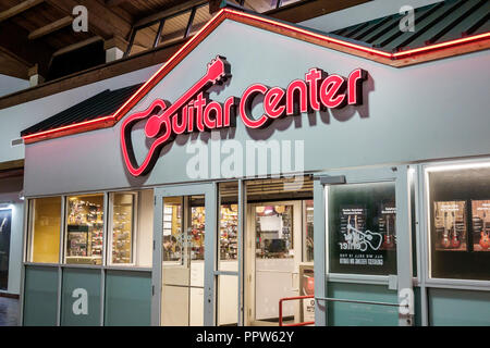 Miami Florida,Kendall,Guitar Center centre,shopping shopper shoppers magasins marché marchés achats vendre, magasin de détail magasins affaires Banque D'Images