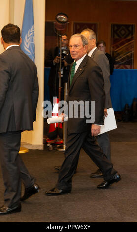 New York, États-Unis. 27 Sep, 2018. Michael Bloomberg quitte la 73e session au Siège des Nations Unies Crédit : Lev Radin/Pacific Press/Alamy Live News Banque D'Images