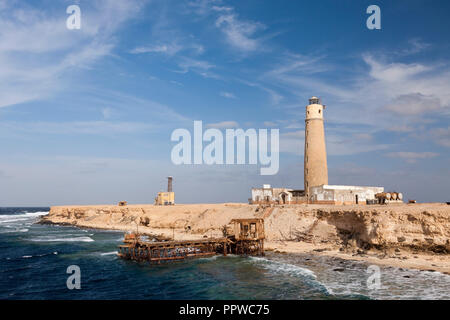 Le phare sur l'île de Big Brother, Brother Islands, Red Sea, Egypt Banque D'Images