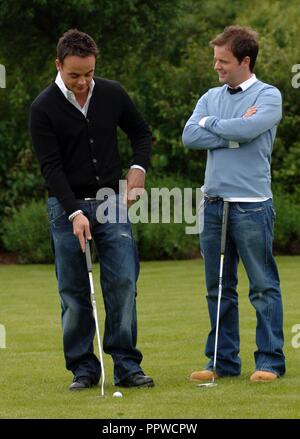 Ant & Dec au lancement médiatique de leurs Tous*Star Cup Celebrity Golf événement au Celtic Manor Resort, Newport, Pays de Galles aujourd'hui (1/6/2006). L'événement sera diffusé sur ITV sur le week-end férié d'août. Banque D'Images