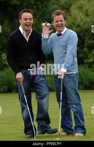 Ant & Dec au lancement médiatique de leurs Tous*Star Cup Celebrity Golf événement au Celtic Manor Resort, Newport, Pays de Galles aujourd'hui (1/6/2006). L'événement sera diffusé sur ITV sur le week-end férié d'août. Banque D'Images