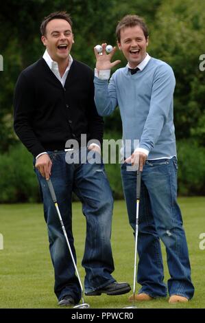 Ant & Dec au lancement médiatique de leurs Tous*Star Cup Celebrity Golf événement au Celtic Manor Resort, Newport, Pays de Galles aujourd'hui (1/6/2006). L'événement sera diffusé sur ITV sur le week-end férié d'août. Banque D'Images