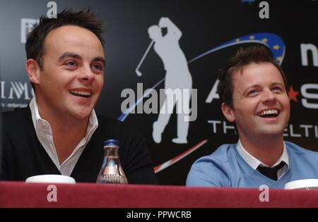 Ant & Dec au lancement médiatique de leurs Tous*Star Cup Celebrity Golf événement au Celtic Manor Resort, Newport, Pays de Galles aujourd'hui (1/6/2006). L'événement sera diffusé sur ITV sur le week-end férié d'août. Banque D'Images