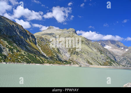 L'Alplistock au-dessus de l'Raterichsbodensee juste en dessous du col du Grimsel en Suisse centrale. Une partie des Alpes Bernoises Banque D'Images