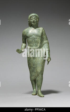 Statuette votive d'un jeune homme ; l'Étrurie ; environ 490 B.C ; Bronze ; 22,5 × 9 cm, 8 7,8 × 3 à 9,16 Banque D'Images