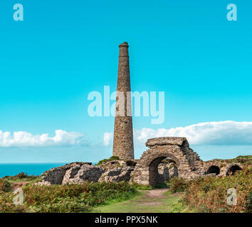 Botallack mines d'étain de Cornwall Uk en Angleterre. . Ancienne mine d'étain une industrie du passé sur le sentier du littoral des Cornouailles à l'ancienne papule, film Poldark également Banque D'Images