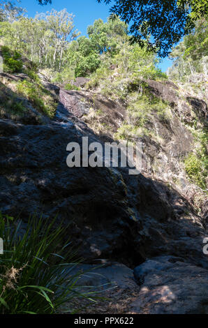 Gheerulla Falls sec en été Banque D'Images
